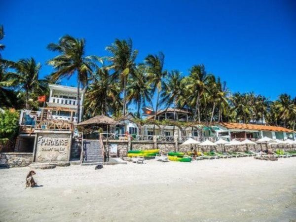 Sunbathe at Doc Let beach